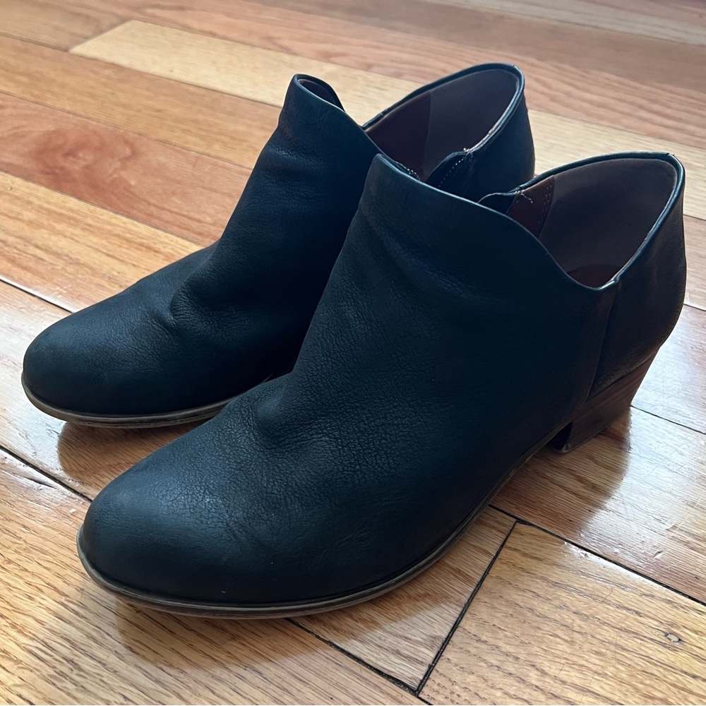 Lucky Brand Brixlee Ankle Booties. Size 8